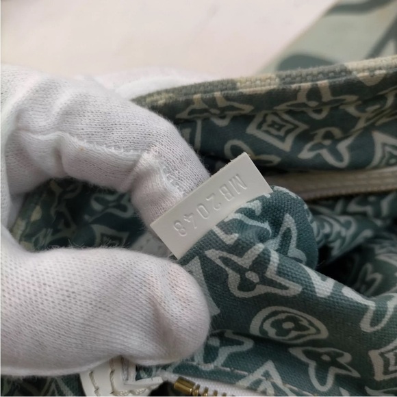 Louis Vuitton Antigua Cabas PM Green Canvas Tote Bag - Picture 9 of 10